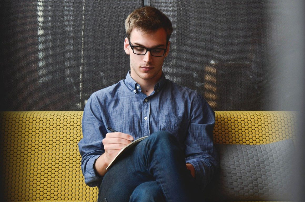 Studia informatyczne i&nbsp;praca – czy&nbsp;da się je&nbsp;połączyć?